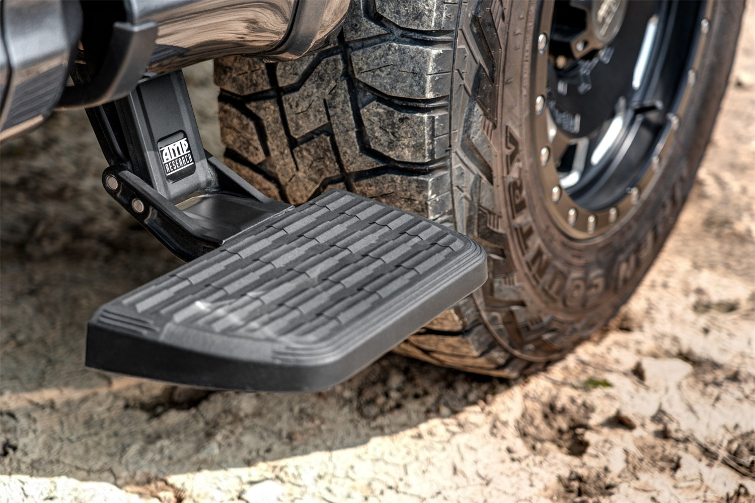 AMPamp_bedstep2_2019fordf-150_close-up_75412-01A.jpg