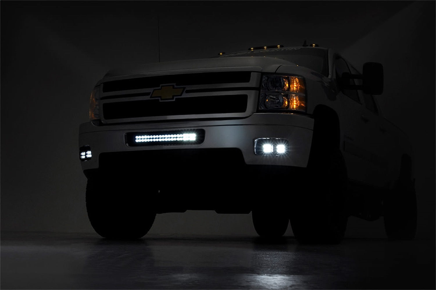 chevy-led-fog-lights_70628-studio-darkv2.jpg